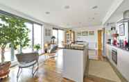 Lainnya 5 Superb Apartment With Terrace Near the River in Putney by Underthedoormat