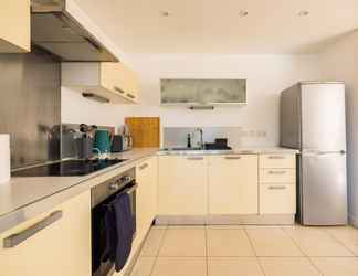 Others 2 The London Loft - Glamorous 2bdr Flat With Parking