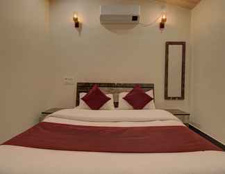 อื่นๆ 2 Hotel Snehaprabha Alibaug