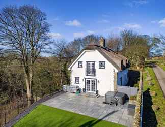 Others 2 Thatched Cottage Thatched Cottage - Countryside Luxury w hot tub