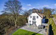 Others 2 Thatched Cottage Thatched Cottage - Countryside Luxury w hot tub