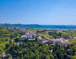 Others 2 Villa Faccioli Bosso With Shared Pool