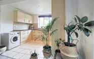 Others 2 Stunning Riverside 1-bed Apartment in North London