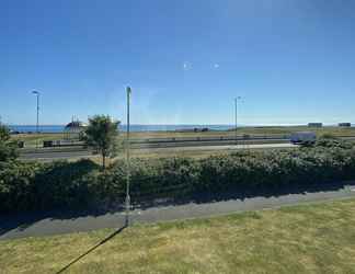 Others 2 Modern 2 Bed Apartment on Northumberland Coastline