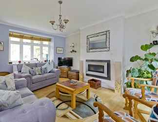 Others 2 Delightful Apartment in Prime Location Near Hampstead Heath by Underthedoormat