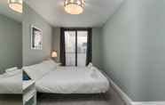 Others 3 Attractive Apartment With Private Patio in Fashionable Fulham by Underthedoormat