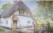 Lainnya 2 Delightful 3 bed Thatched Cottage Near Winchester