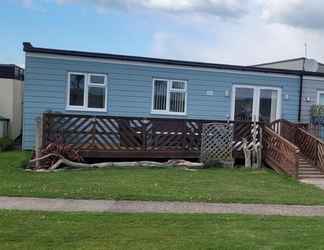 Others 2 19C Medmerry Park 2 Bedroom Chalet