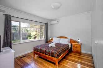 Bedroom 4 Parkside Inn Motel