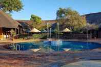 Kolam Renang Golden Leopard Resorts - Manyane Resort