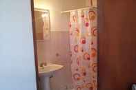 Toilet Kamar Villaggio Nurral - Campground