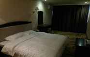 Bedroom 2 Ruijia Hotel Chengdu Airport