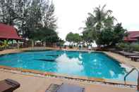 Swimming Pool Lanta Villa Resort