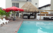 Swimming Pool 4 Hotel Coronado Inn