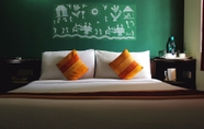 Kamar Tidur 6 Hotel Mint Green Path