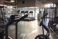 Fitness Center Robin Hood Inn & Suites