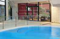 Swimming Pool Hotel Oceania Paris Roissy CDG