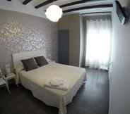 Bedroom 2 Hostal Mediterráneo