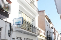 Bên ngoài Hostal Mediterráneo