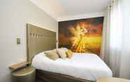 Bedroom 5 NYX Hotel