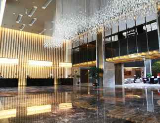 Lobi 2 Ramada Plaza Liuzhou Liudong