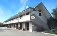 Bangunan 2 Airways Motel