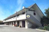 Exterior Airways Motel