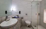 Toilet Kamar 7 Hotel Rang Mahal