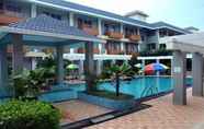 Kolam Renang 4 Blue Lily Beach Resort