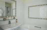 Phòng tắm bên trong 6 Hôtel d'Orsay