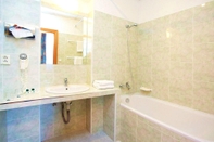 In-room Bathroom Hotel Merkur - Czech Leading Hotels