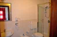 In-room Bathroom Alla Loggia del Gattopardo