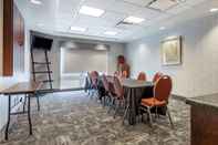 Functional Hall Best Western Plus Castlerock Inn & Suites