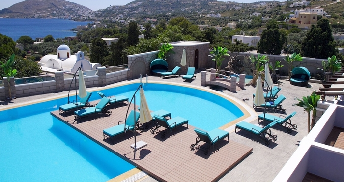 Kolam Renang Leros Princess Boutique Hotel