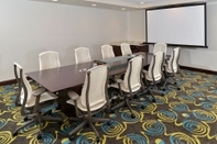 Functional Hall Homewood Suites By Hilton Cincinnati Mason