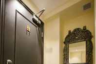 Toilet Kamar 9 Boutique Hotel