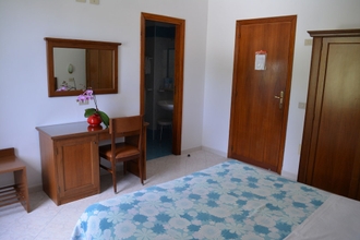 Kamar Tidur 4 Hotel Maronti