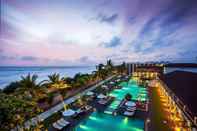 Swimming Pool Centara Ceysands Resort & Spa Sri Lanka