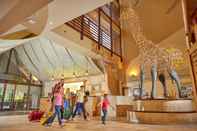 Lobby Chessington Safari Hotel