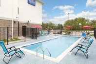 Swimming Pool Baymont by Wyndham College Station
