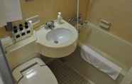 Toilet Kamar 6 Hotel Continental