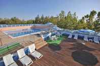 Swimming Pool Hotel Silvaion