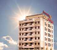 Luar Bangunan 2 Meenakshi's Sunshine Hotel