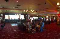 Lobi Longstreet Inn & Casino