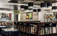 Bar, Cafe and Lounge 7 AC Porte Maillot Hotel