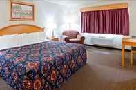 Bedroom AmericInn by Wyndham Blackduck