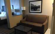 Common Space 4 Comfort Suites