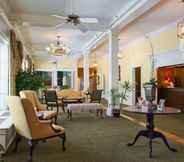 Lobby 5 Green Park Inn