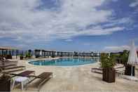 Swimming Pool Ceshme Plus Hotel