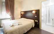 Bedroom 3 Cuneo Hotel